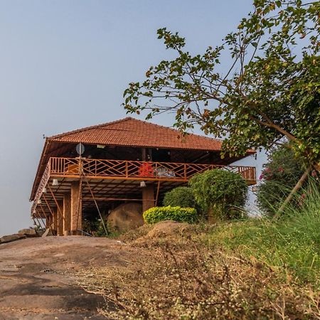 Готель Leo Woods Hampi River View Екстер'єр фото